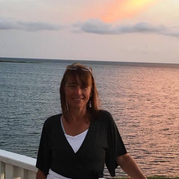 Meet your Posher, Julie - Picture 1 of 1